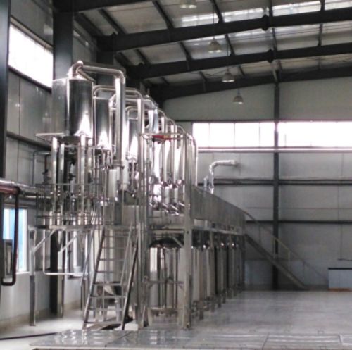 仝莫植物精油提取機 專業(yè)蒸餾設備制造引領水資源專用機械新風尚